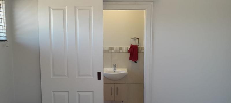 3 Bedroom Property for Sale in Buhrein Western Cape
